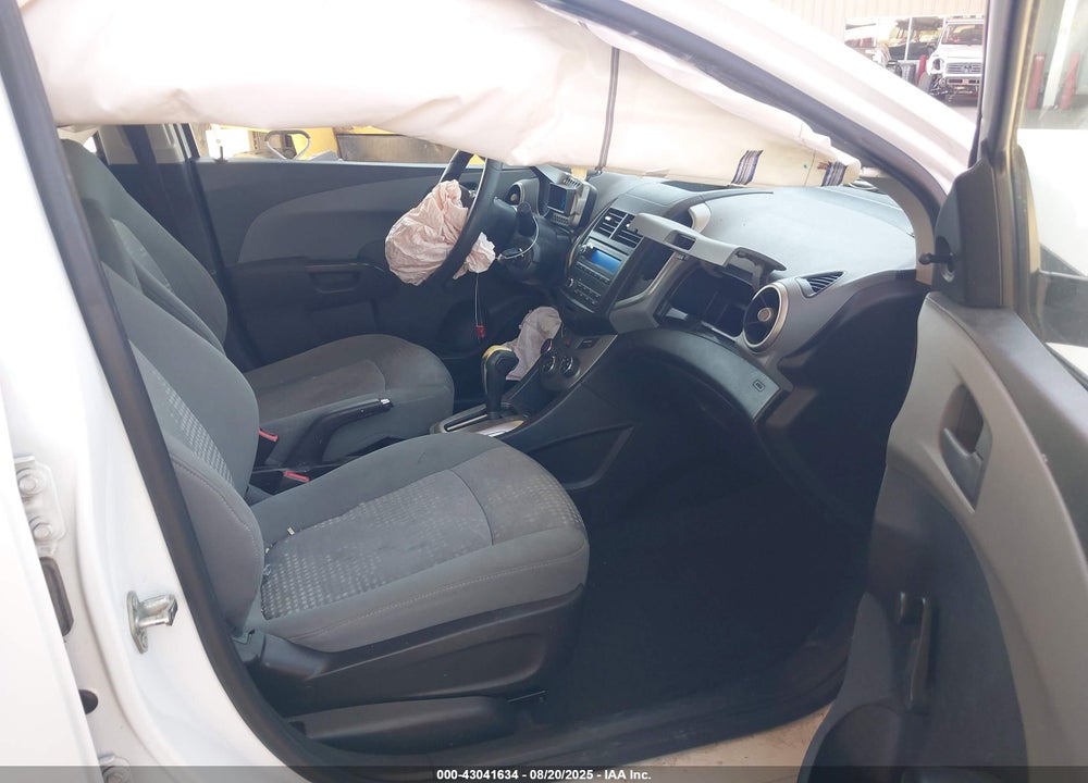 2015 CHEVROLET SONIC VIN: 1G1JA6SH2F4196976
