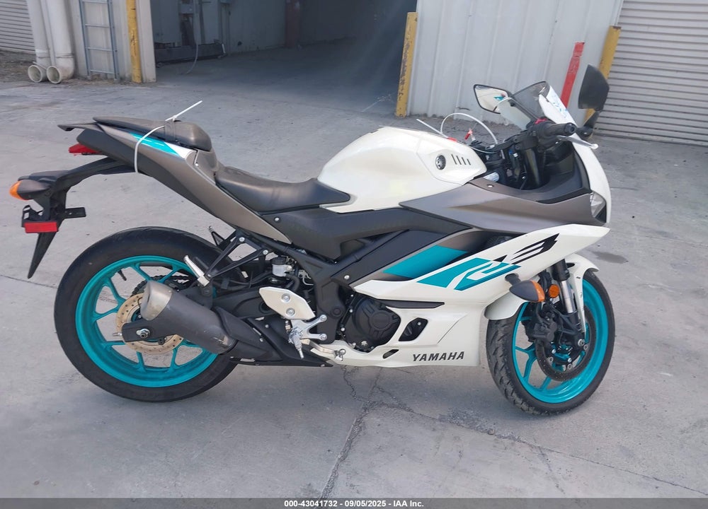 2024 YAMAHA YZFR3 A VIN: MH3RH18Y1RK017666