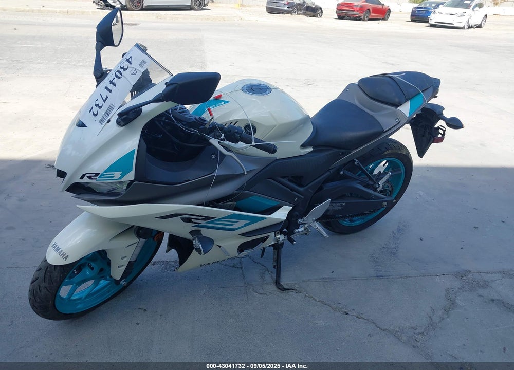 2024 YAMAHA YZFR3 A VIN: MH3RH18Y1RK017666