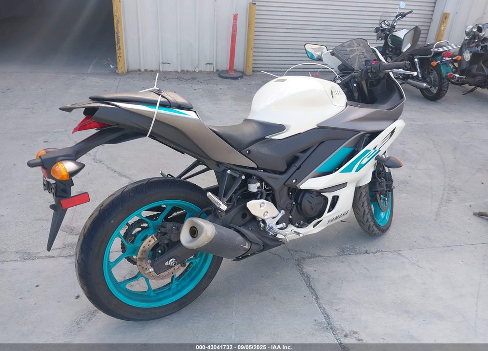 2024 YAMAHA YZFR3 A VIN: MH3RH18Y1RK017666