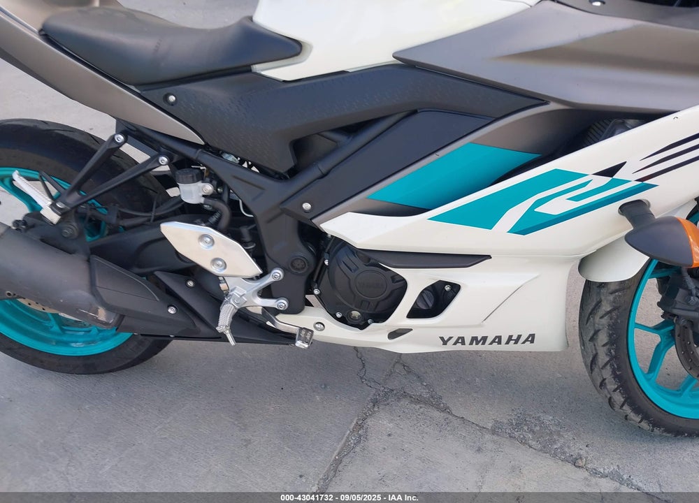 2024 YAMAHA YZFR3 A VIN: MH3RH18Y1RK017666