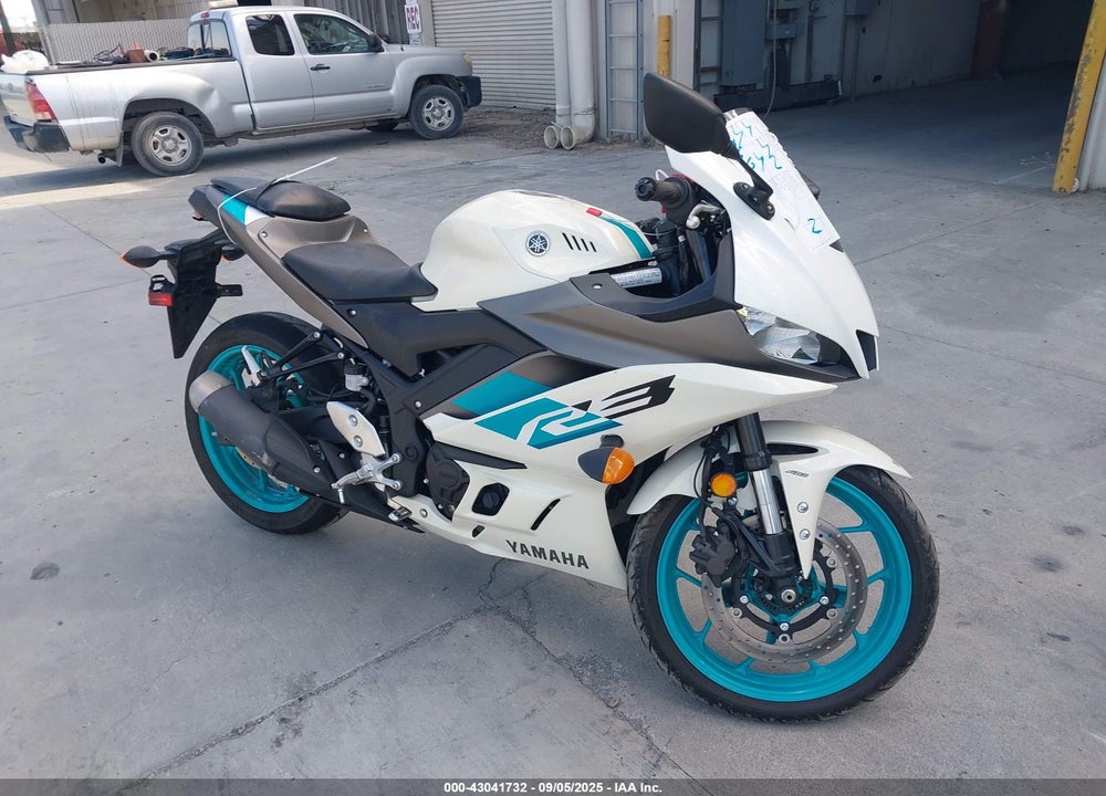 2024 YAMAHA YZFR3 A VIN: MH3RH18Y1RK017666