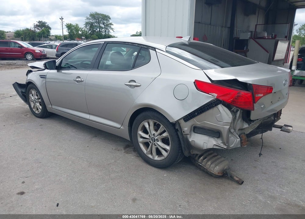 2011 KIA OPTIMA VIN: KNAGN4A77B5047712
