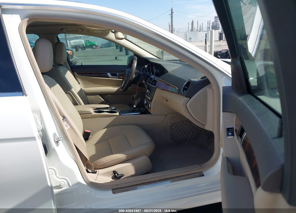 2012 MERCEDES-BENZ C CLASS VIN: WDDGF4HB1CR215080