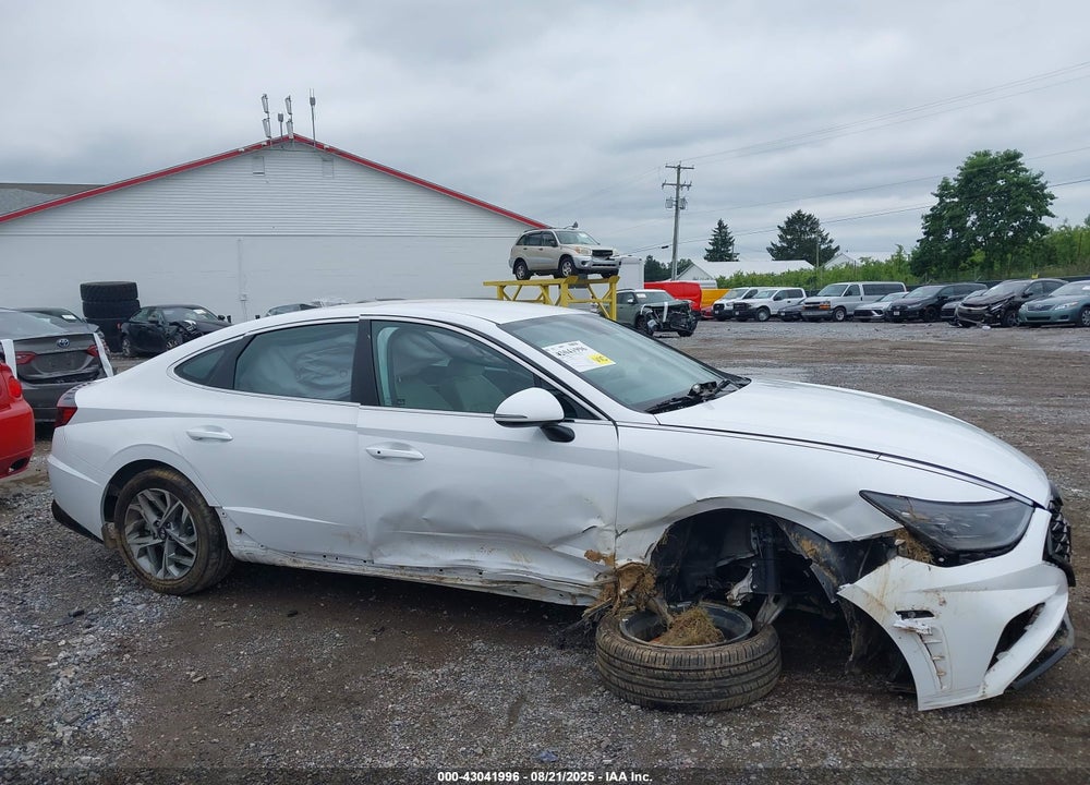 2023 HYUNDAI SONATA VIN: KMHL64JAXPA330223