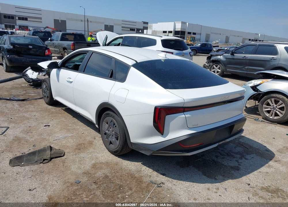 2025 KIA K4 LX VIN: 3KPFT4DE3SE054448