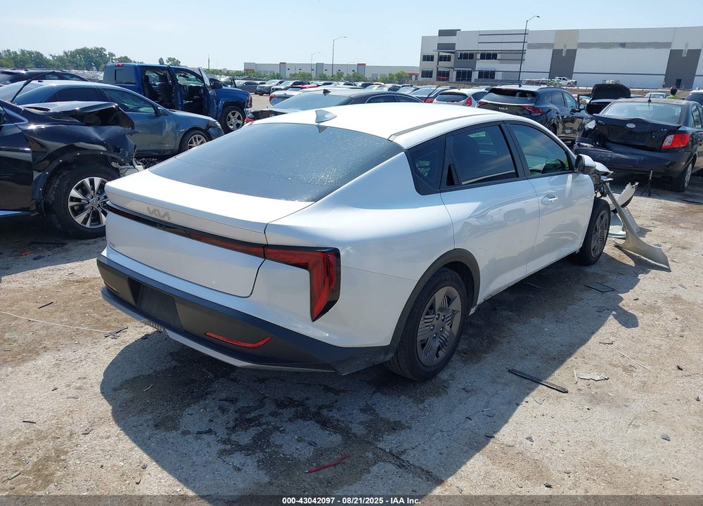 2025 KIA K4 LX VIN: 3KPFT4DE3SE054448