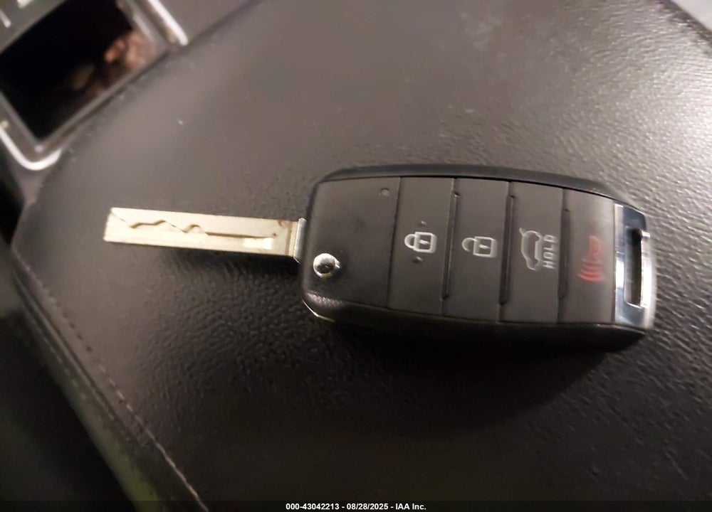 2019 KIA SORENTO VIN: 5XYPGDA30KG452389