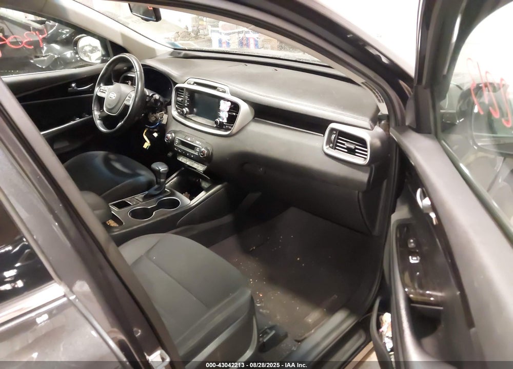 2019 KIA SORENTO VIN: 5XYPGDA30KG452389