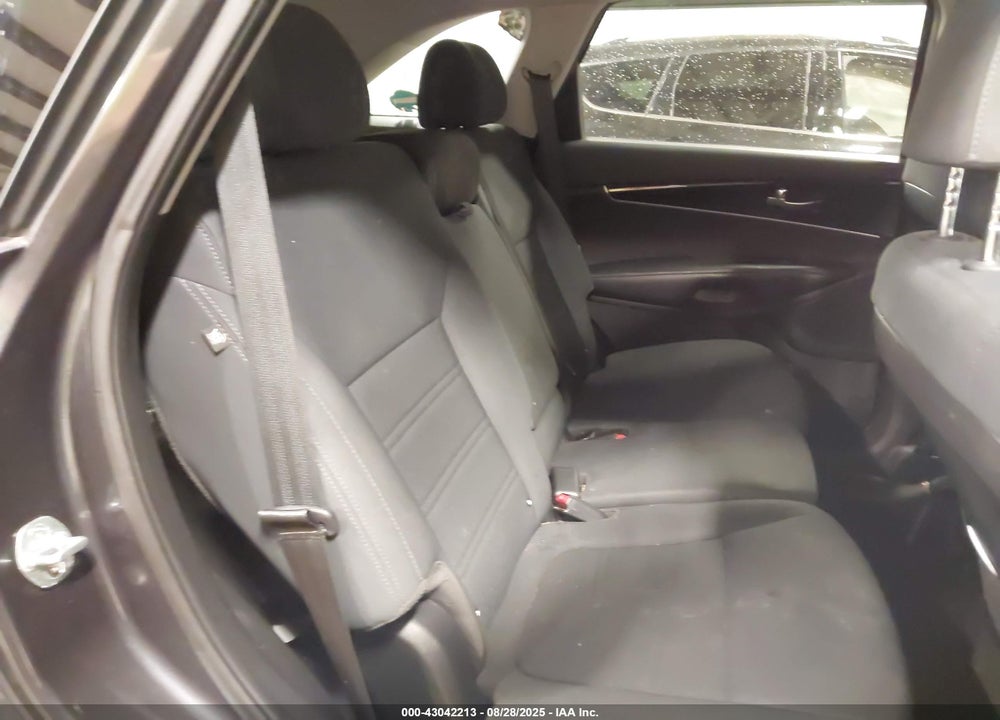 2019 KIA SORENTO VIN: 5XYPGDA30KG452389