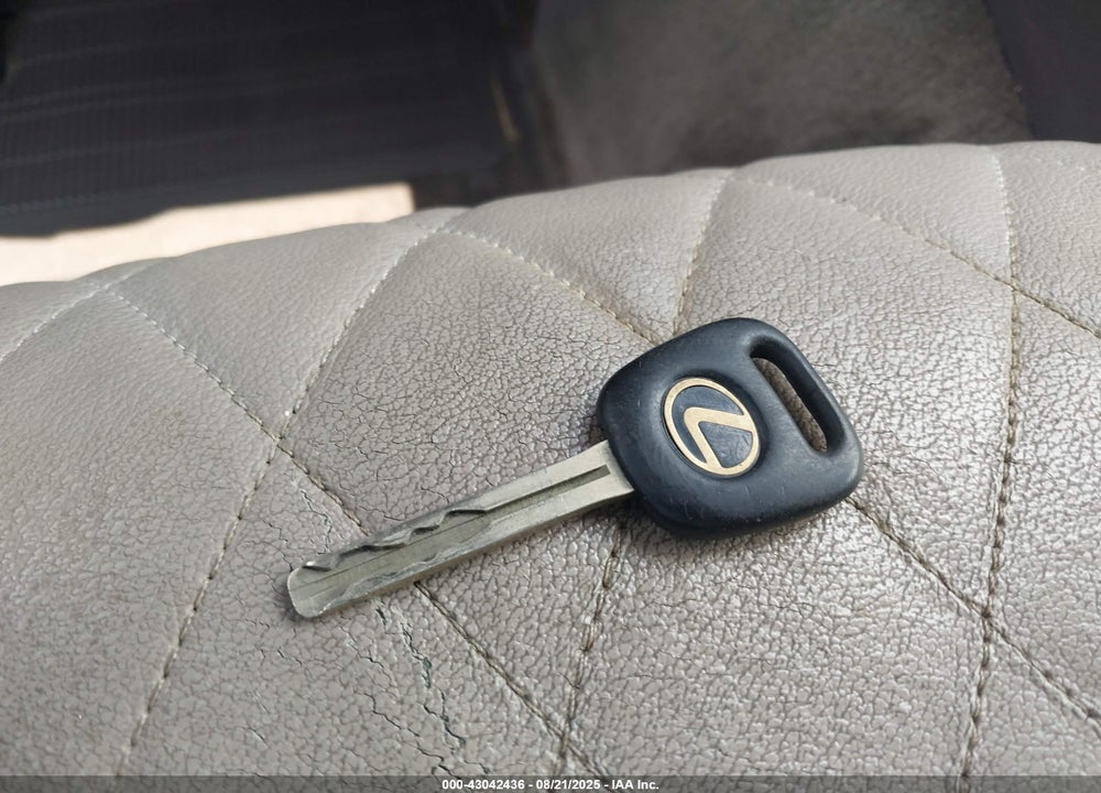 1997 LEXUS LX 450 VIN: JT6HJ88JXV0165712