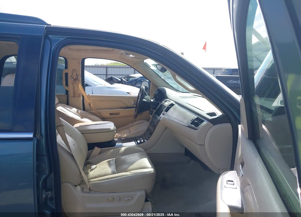 2008 CADILLAC ESCALADE VIN: 1GYFK63848R246429