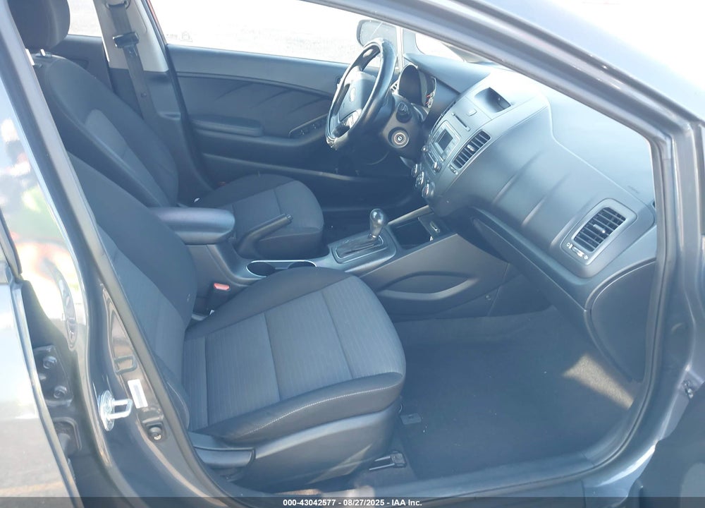2015 KIA FORTE VIN: KNAFX4A68F5323558