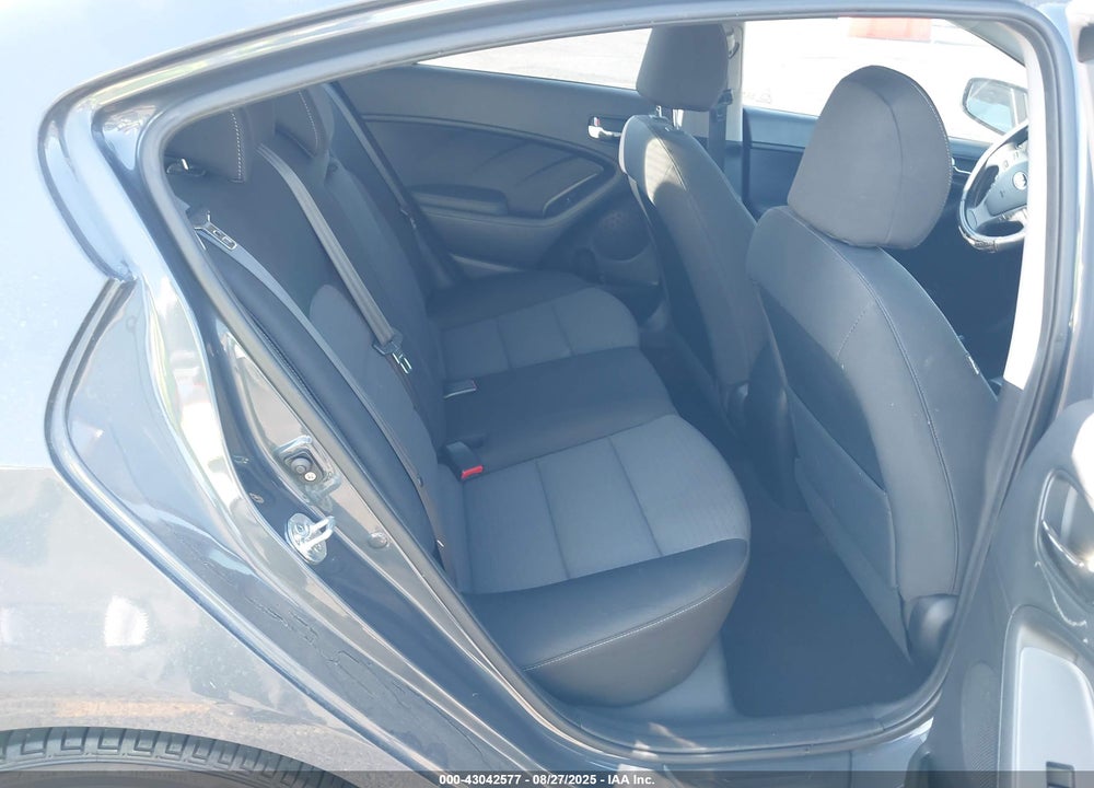2015 KIA FORTE VIN: KNAFX4A68F5323558