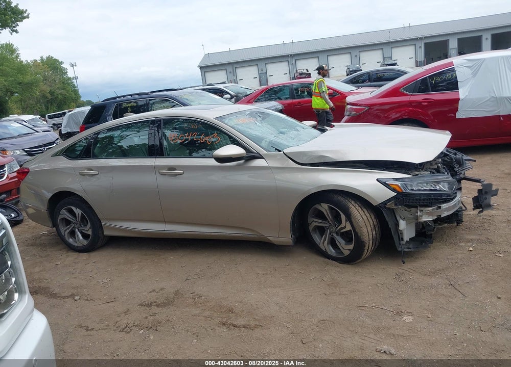 2018 HONDA ACCORD VIN: 1HGCV1F54JA143585