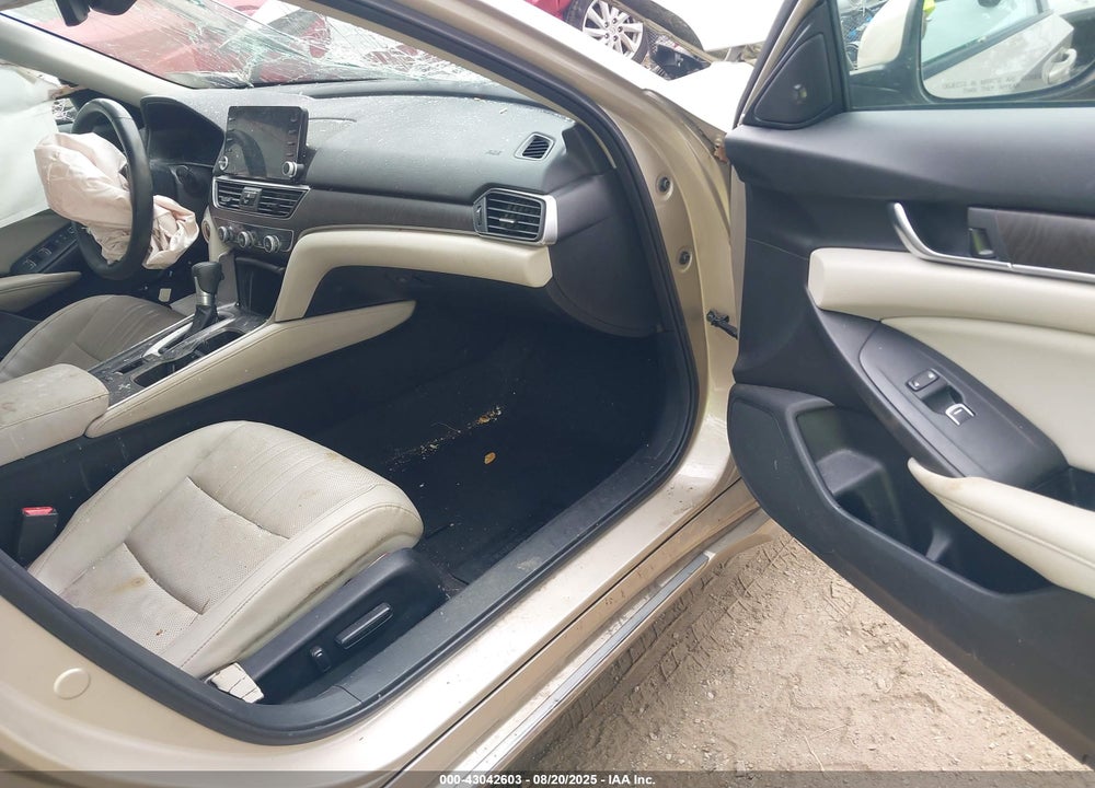 2018 HONDA ACCORD VIN: 1HGCV1F54JA143585