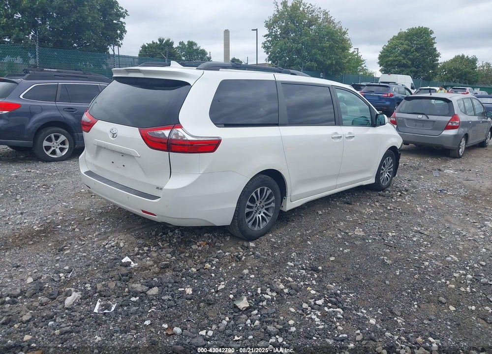 2020 TOYOTA SIENNA XLE VIN: 5TDYZ3DC6LS041698