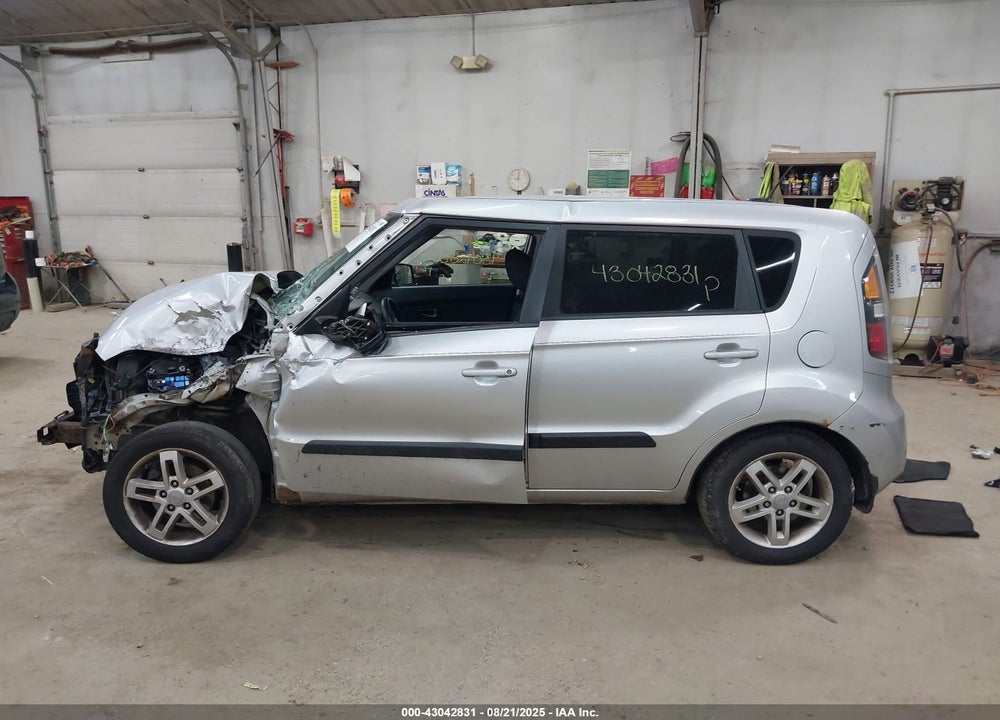 2011 KIA SOUL VIN: KNDJT2A25B7716555