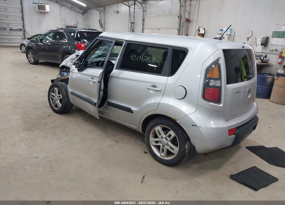 2011 KIA SOUL VIN: KNDJT2A25B7716555