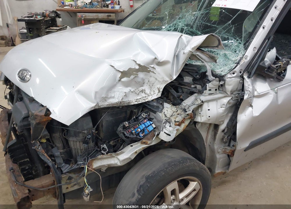 2011 KIA SOUL VIN: KNDJT2A25B7716555