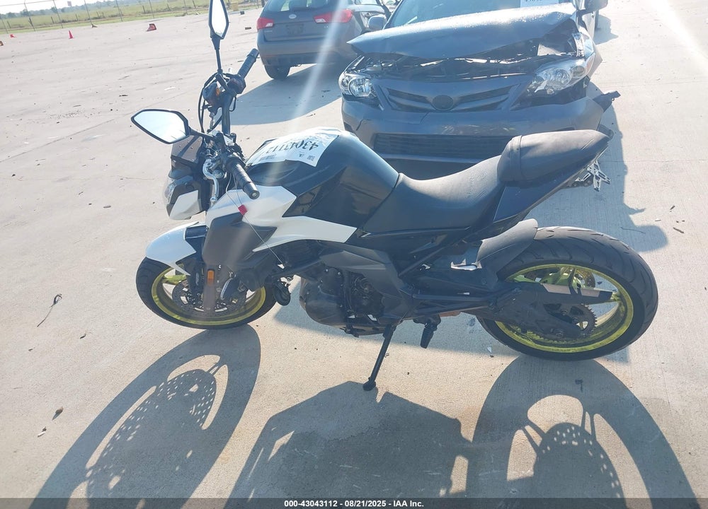 2023 CF MOTO 650NK VIN: LCEPEVLBXP6000332