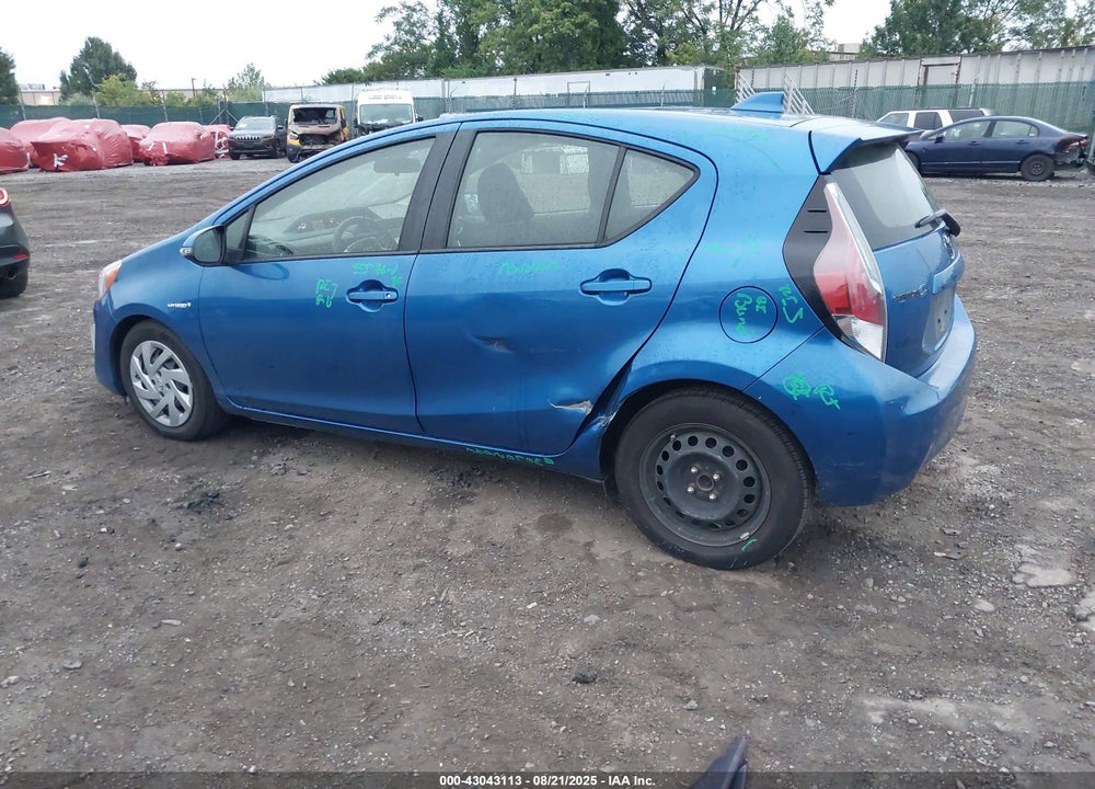 2015 TOYOTA PRIUS C VIN: JTDKDTB33F1103695