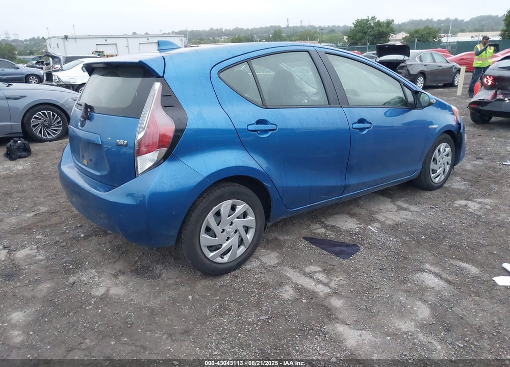 2015 TOYOTA PRIUS C VIN: JTDKDTB33F1103695