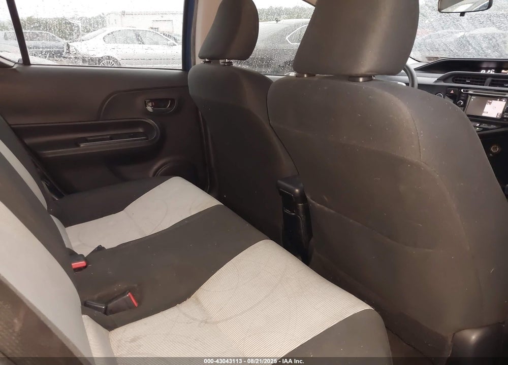 2015 TOYOTA PRIUS C VIN: JTDKDTB33F1103695