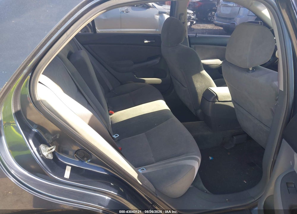 2004 HONDA ACCORD 2.4 LX VIN: 1HGCM56374A020117