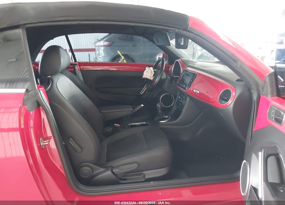 2015 VOLKSWAGEN BEETLE VIN: 3VW507AT2FM811406