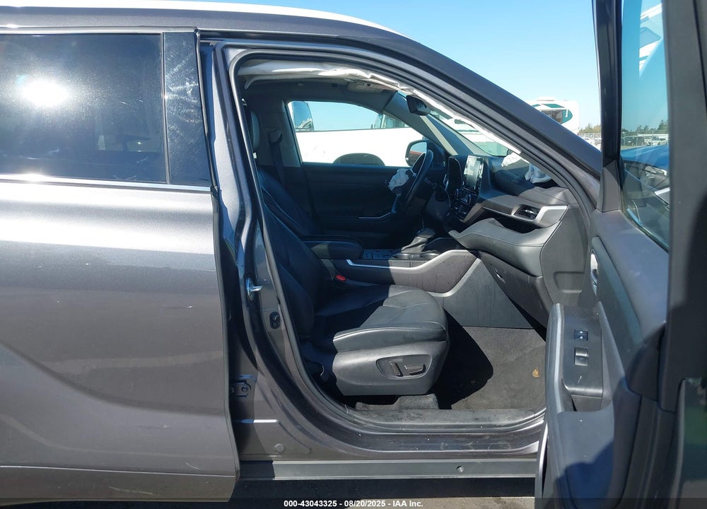 2022 TOYOTA HIGHLANDER VIN: 5TDGZRAH4NS129179