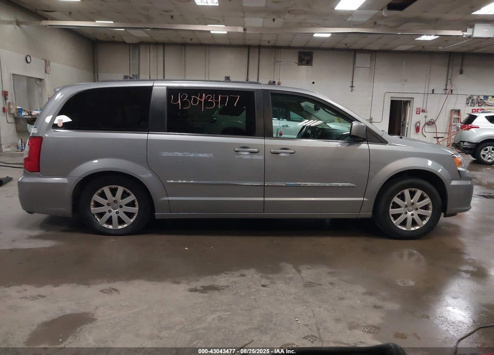 2016 CHRYSLER TOWN & COUNTRY VIN: 2C4RC1BG8GR288932