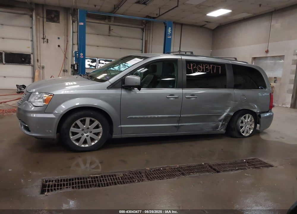 2016 CHRYSLER TOWN & COUNTRY VIN: 2C4RC1BG8GR288932