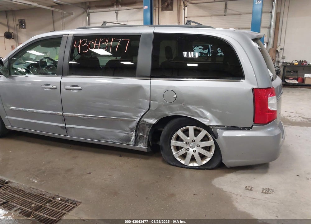 2016 CHRYSLER TOWN & COUNTRY VIN: 2C4RC1BG8GR288932