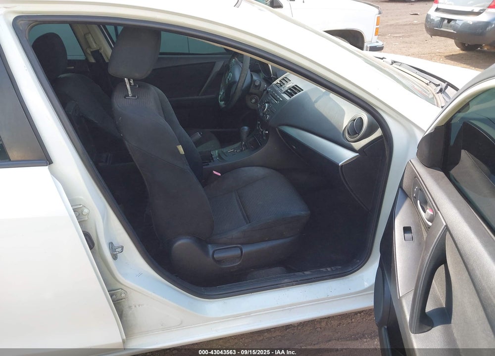 2013 MAZDA 3 VIN: JM1BL1TF2D1825690