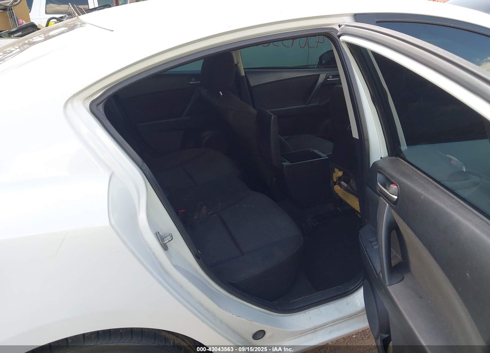 2013 MAZDA 3 VIN: JM1BL1TF2D1825690