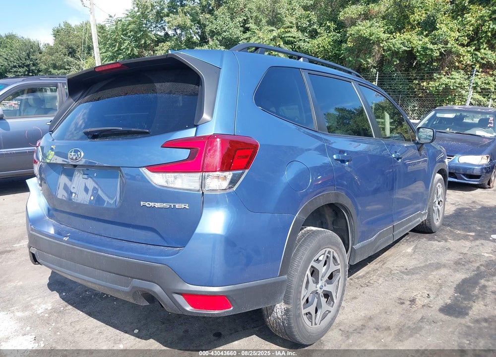 2022 SUBARU FORESTER VIN: JF2SKAEC9NH458819