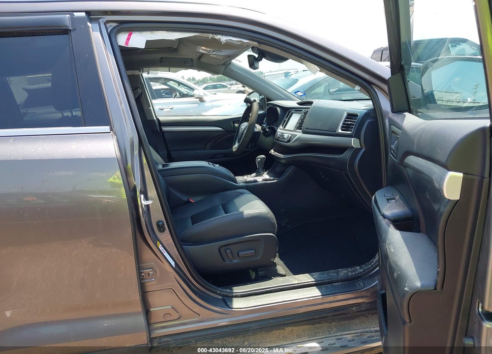 2019 TOYOTA HIGHLANDER VIN: 5TDKZRFH6KS568463