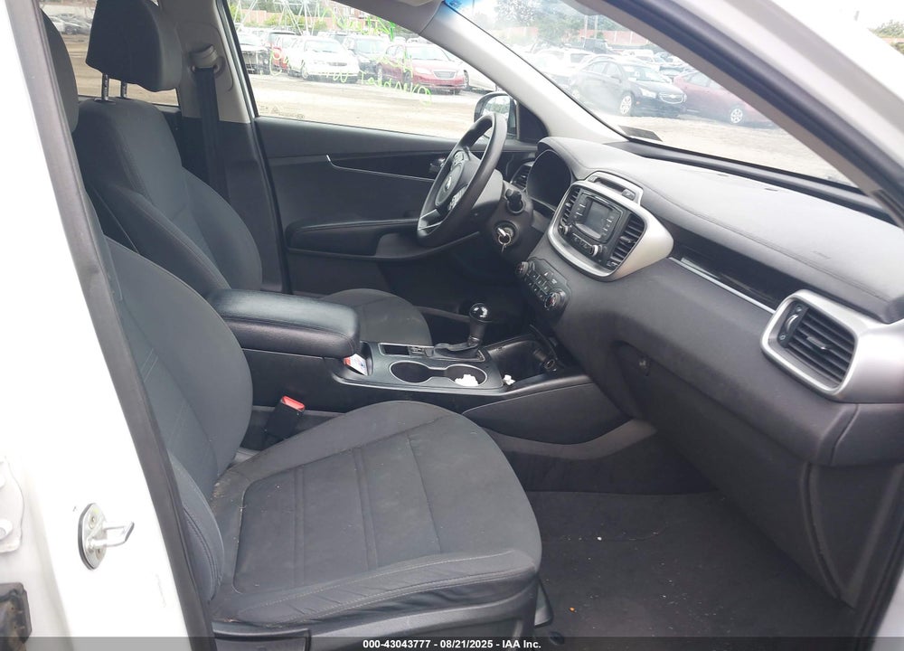 2017 KIA SORENTO 3.3L LX VIN: 5XYPGDA50HG199276