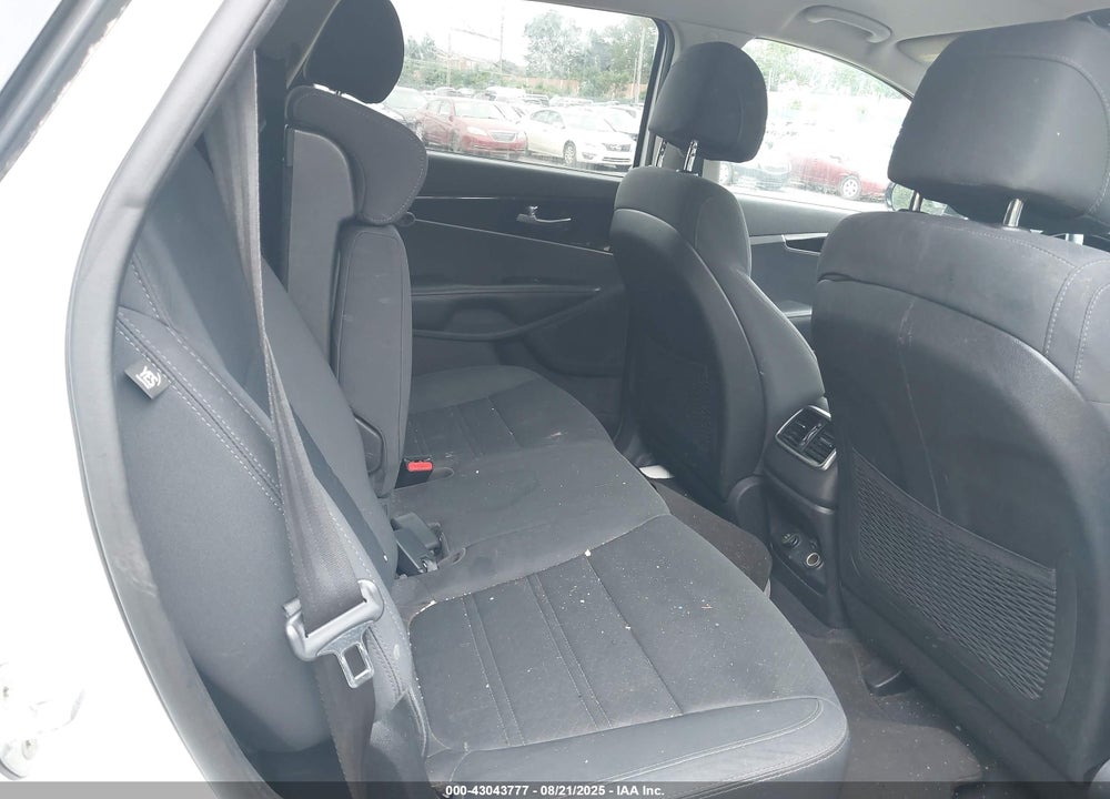 2017 KIA SORENTO 3.3L LX VIN: 5XYPGDA50HG199276