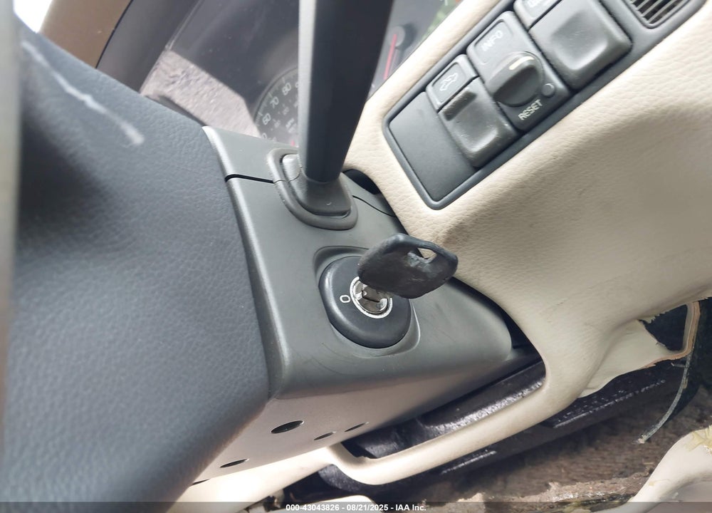 2000 VOLVO S70 SE VIN: YV1LS61J2Y2629478