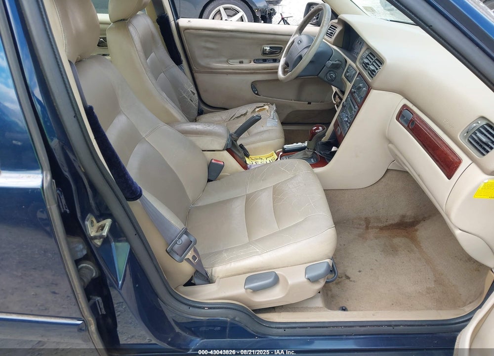 2000 VOLVO S70 SE VIN: YV1LS61J2Y2629478