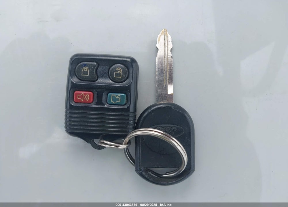 2009 FORD FOCUS VIN: 1FAHP32N79W263529