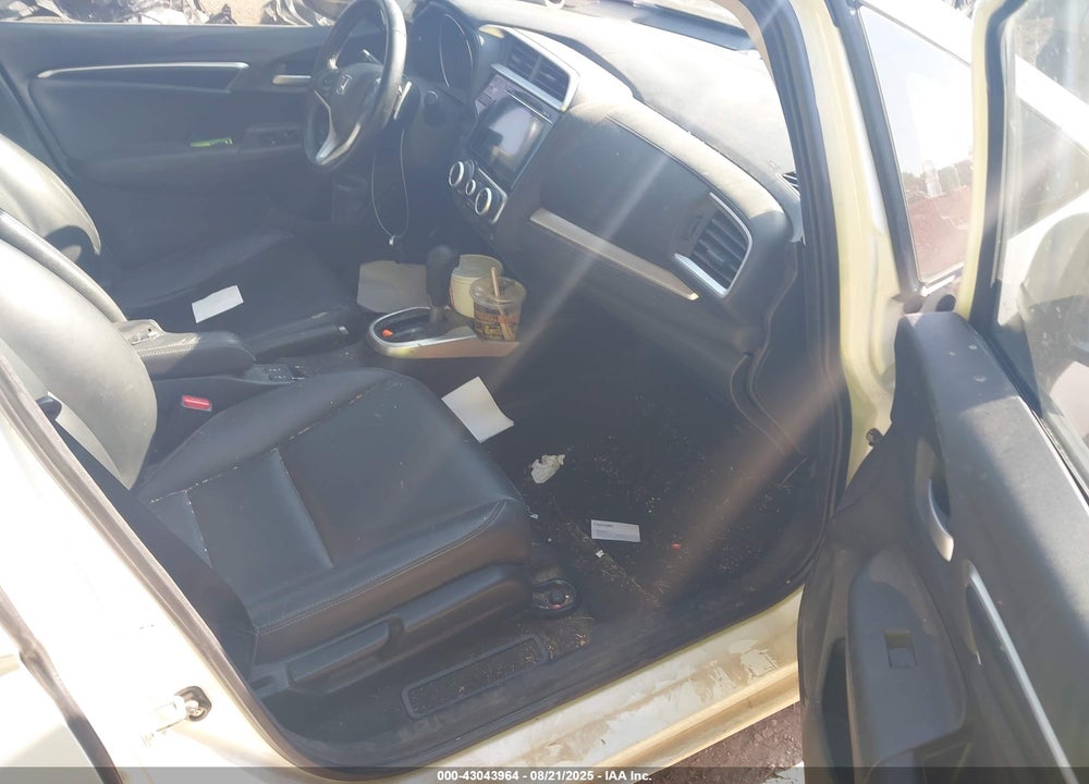 2015 HONDA FIT VIN: 3HGGK5H85FM741963