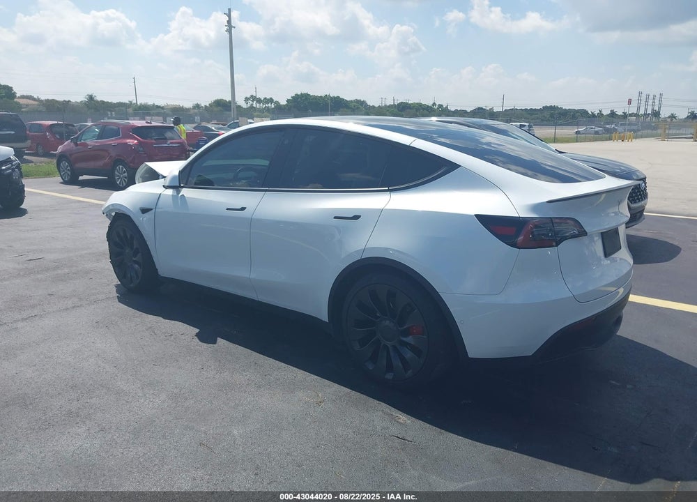 2022 TESLA MODEL Y VIN: 7SAYGDEFXNF567637