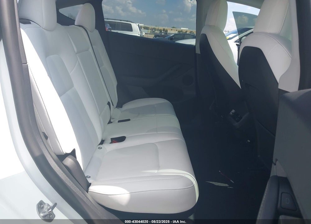 2022 TESLA MODEL Y VIN: 7SAYGDEFXNF567637