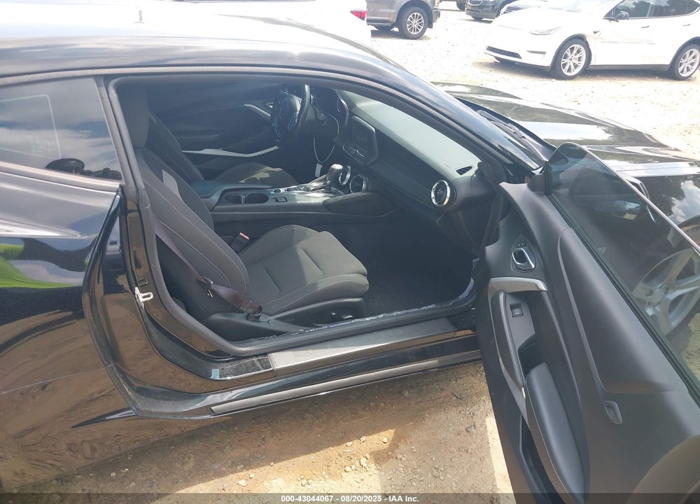 2017 CHEVROLET CAMARO VIN: 1G1FB1RX4H0151180