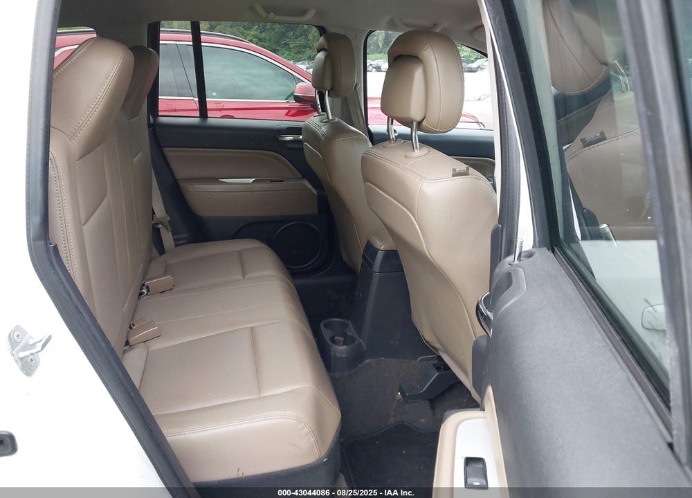 2014 JEEP COMPASS VIN: 1C4NJCCB2ED749481