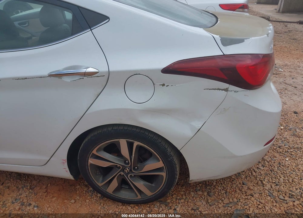 2015 HYUNDAI ELANTRA LIMITED VIN: 5NPDH4AEXFH556193