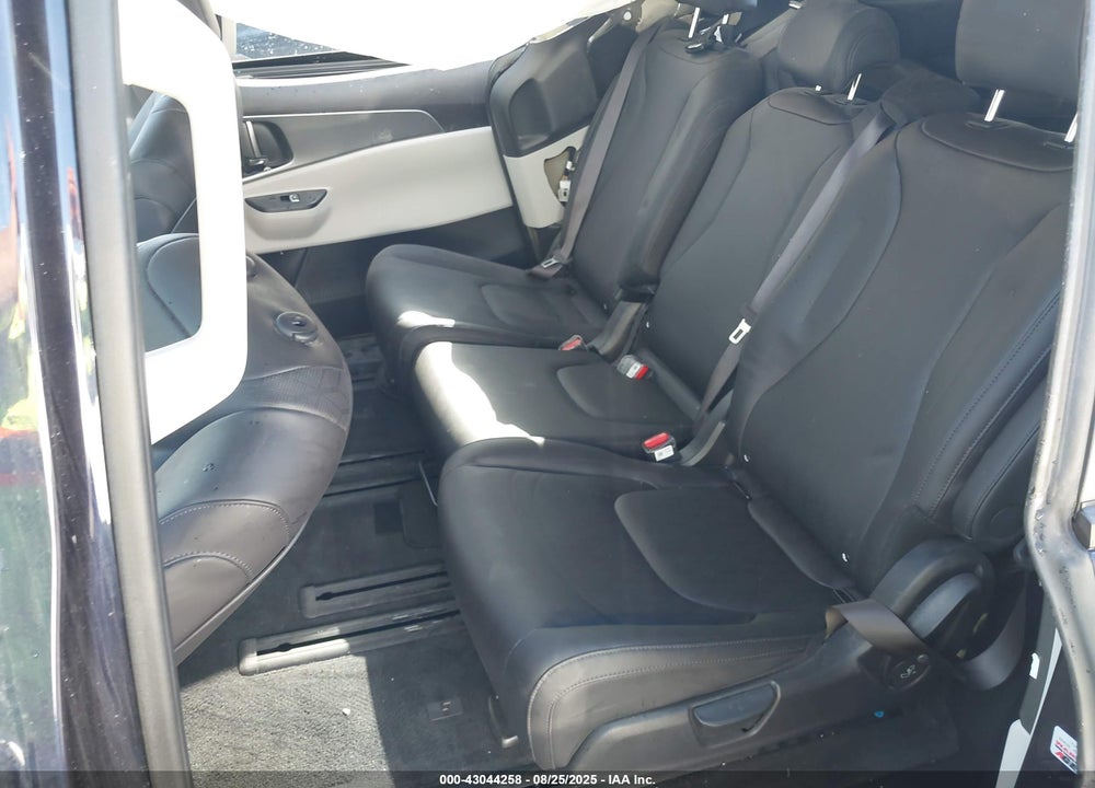 2024 KIA CARNIVAL MPV LX SEAT PACKAGE VIN: KNDNB4H36R6399142